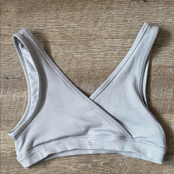 ALO Yoga Gray Sports Bra Size Large - Picture 1 of 6